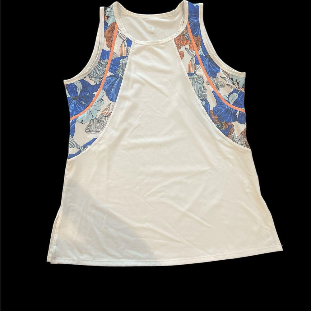 Tail Women's Size Medium Tennis Top